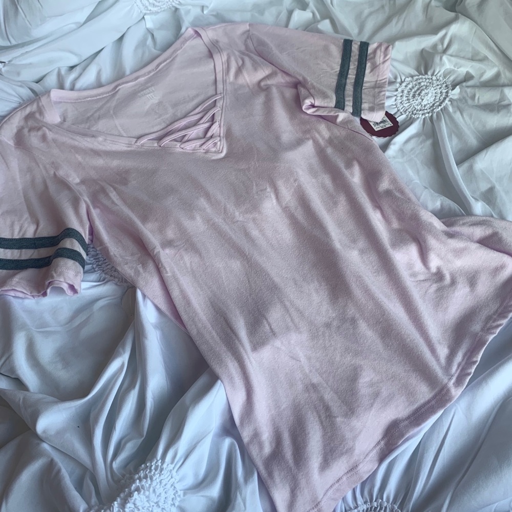 Short sleeve tee